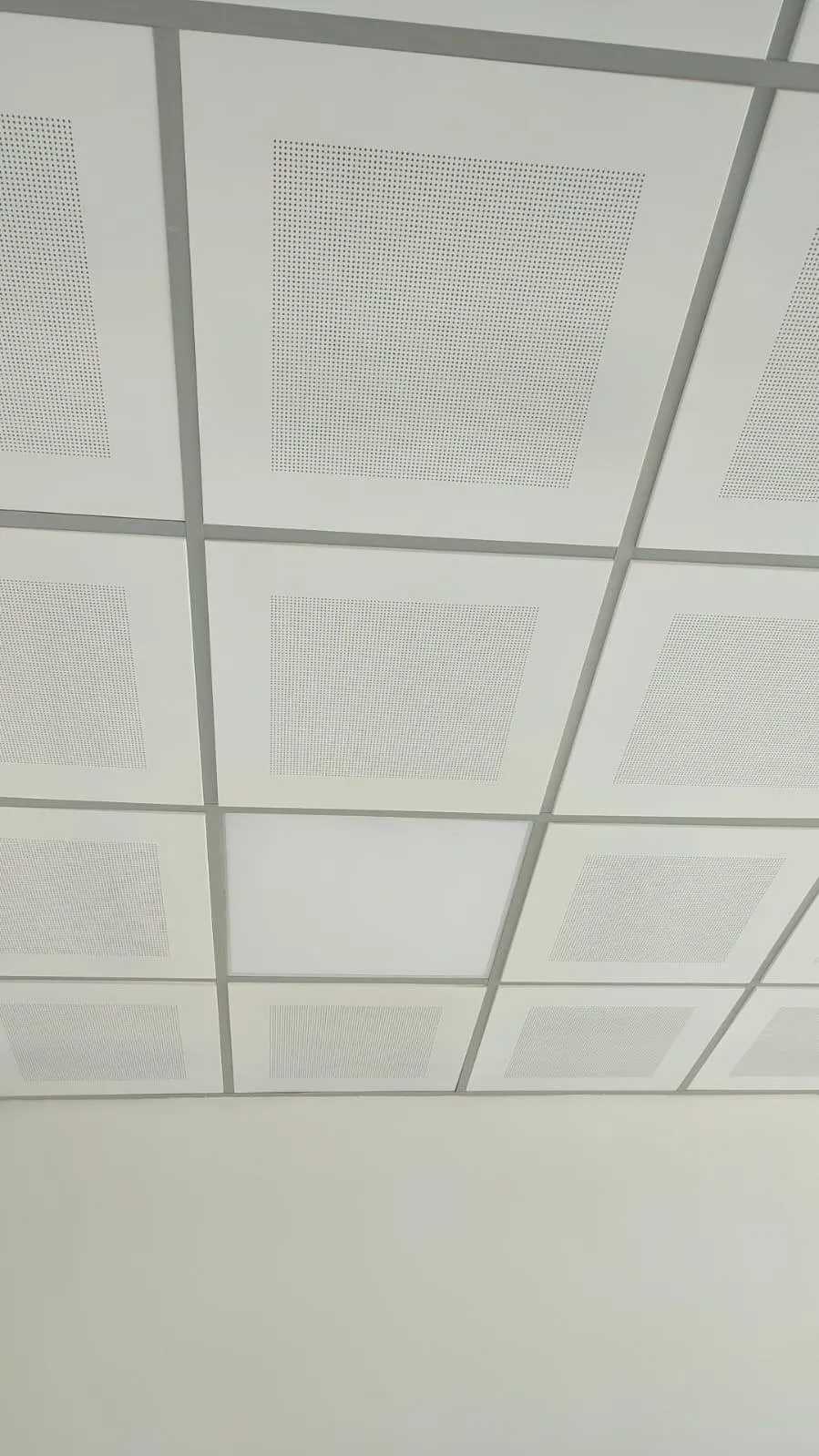 Lay-in asma tavan panel uygulaması